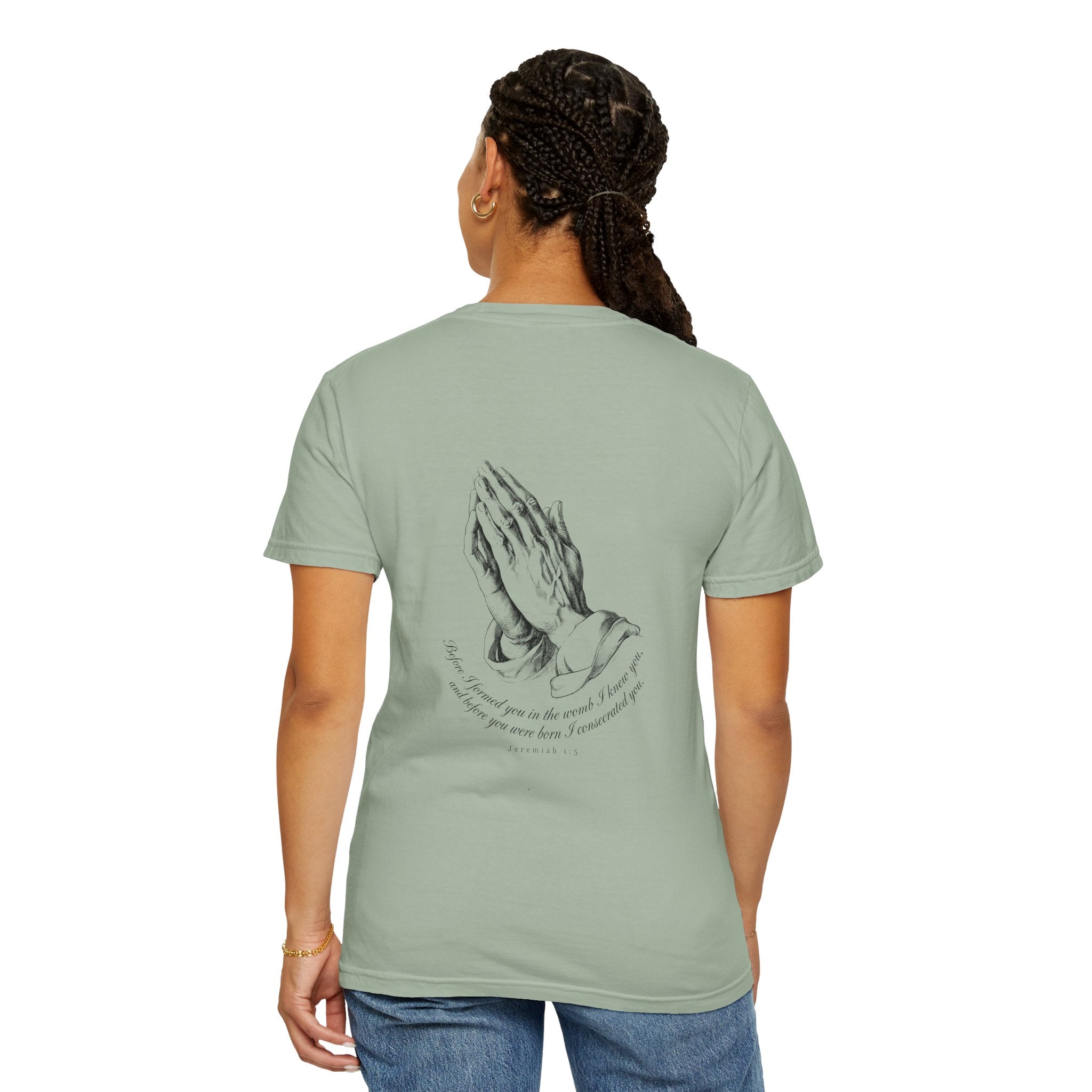 Praying Hands Graphic T-Shirt – Spiritual Vintage Prayer Tee