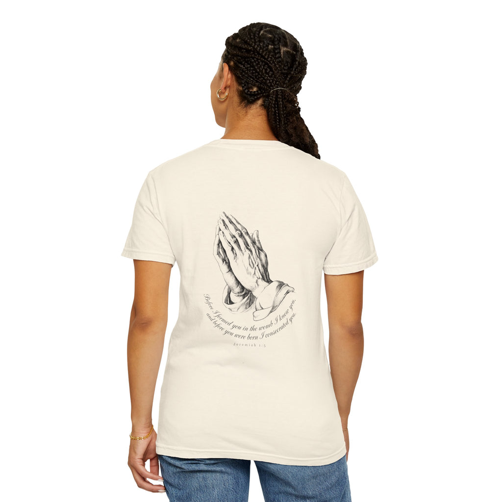 Praying Hands Graphic T-Shirt – Spiritual Vintage Prayer Tee