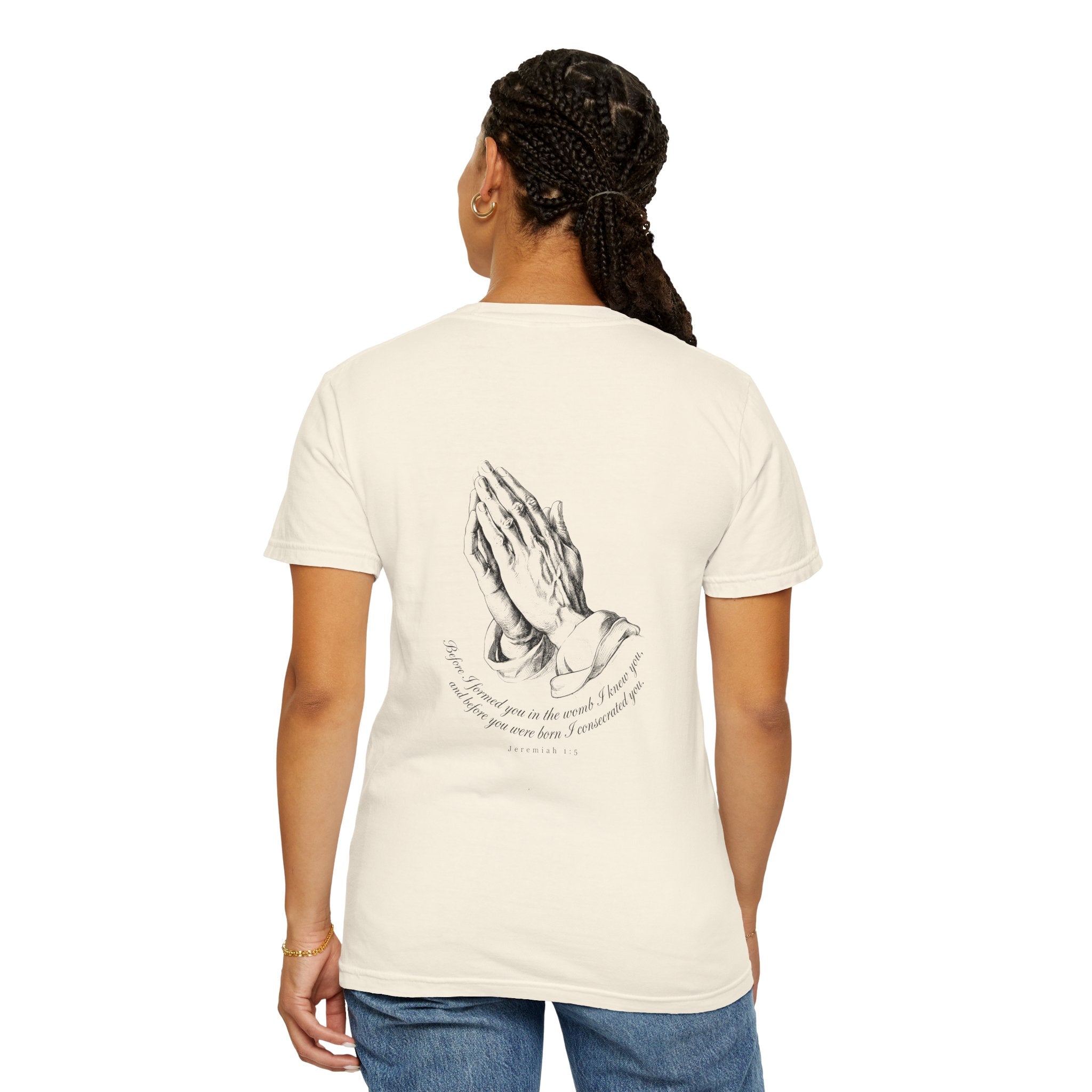 Praying Hands Graphic T-Shirt – Spiritual Vintage Prayer Tee