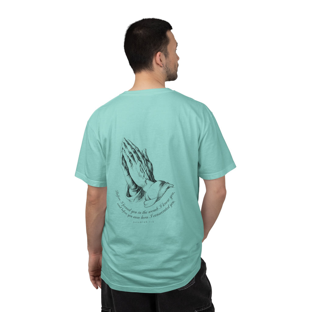 Praying Hands Graphic T-Shirt – Spiritual Vintage Prayer Tee
